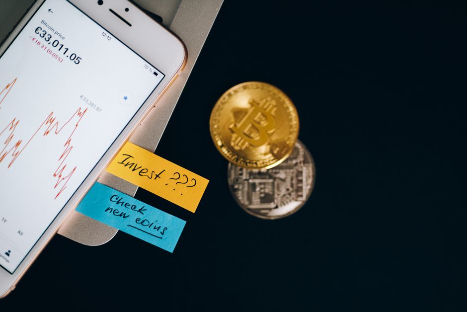 Cryptocurrency DCA investment strategy illustration